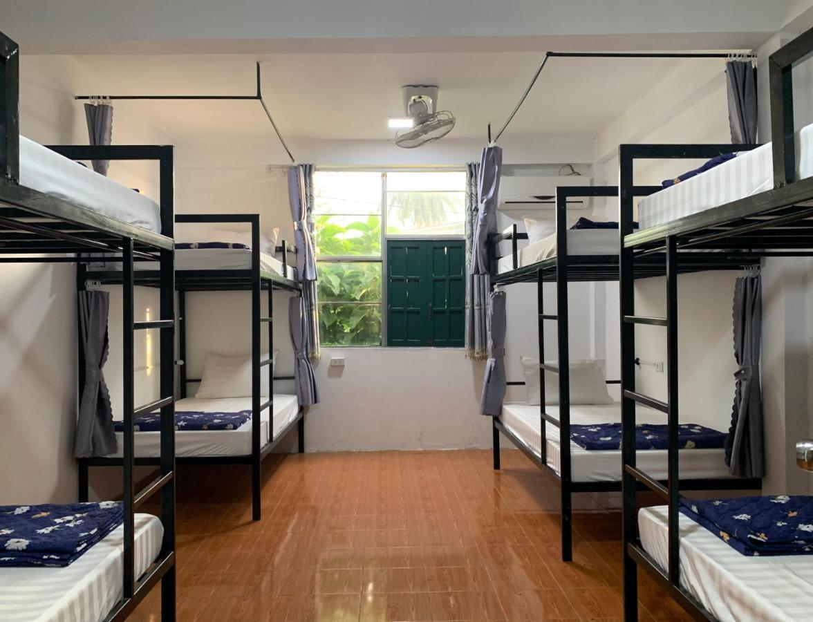 Vang Vieng Lily Backpackers Hostel エクステリア 写真