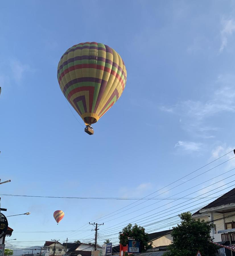 Vang Vieng Lily Backpackers Hostel エクステリア 写真