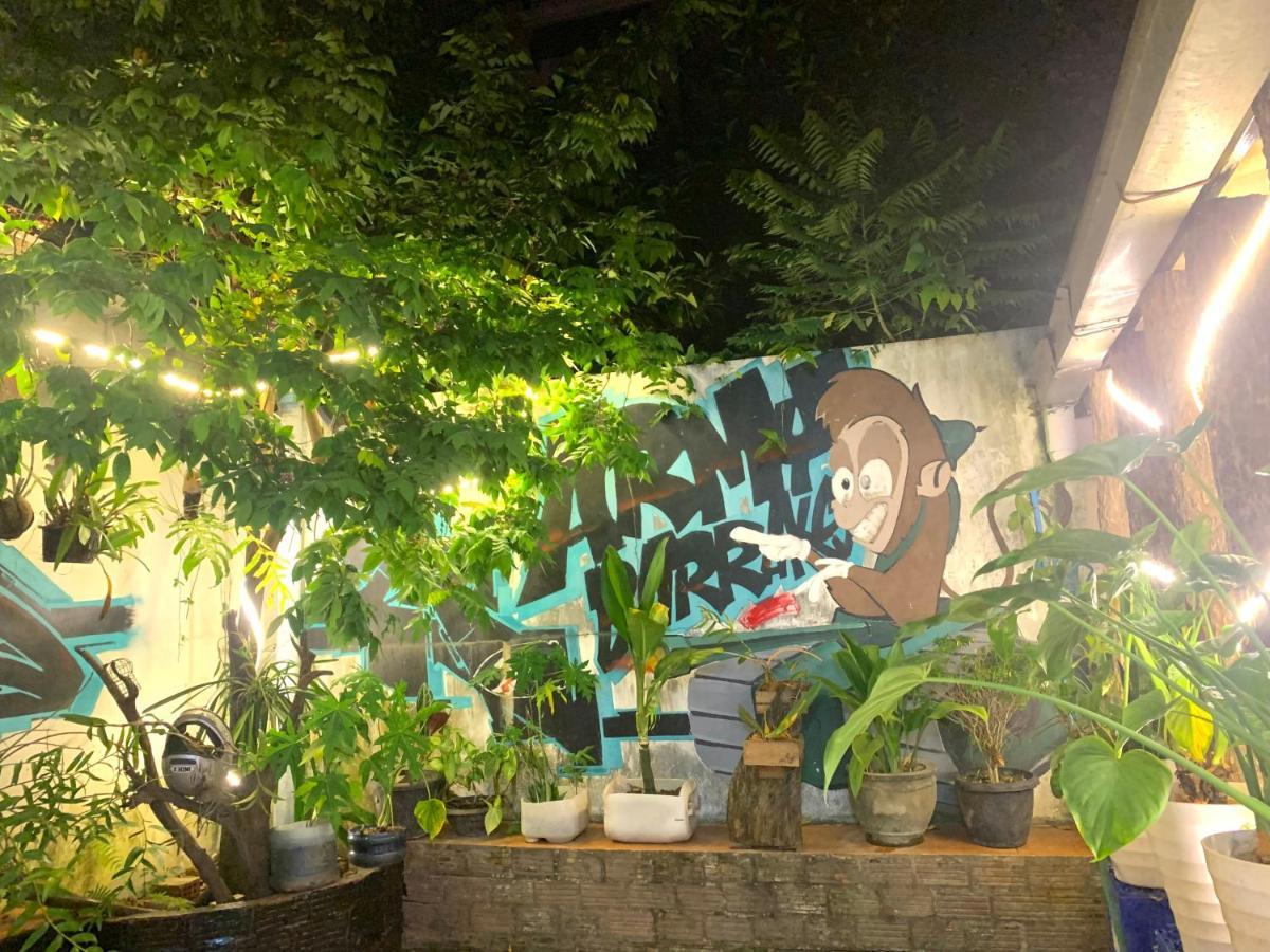 Vang Vieng Lily Backpackers Hostel エクステリア 写真