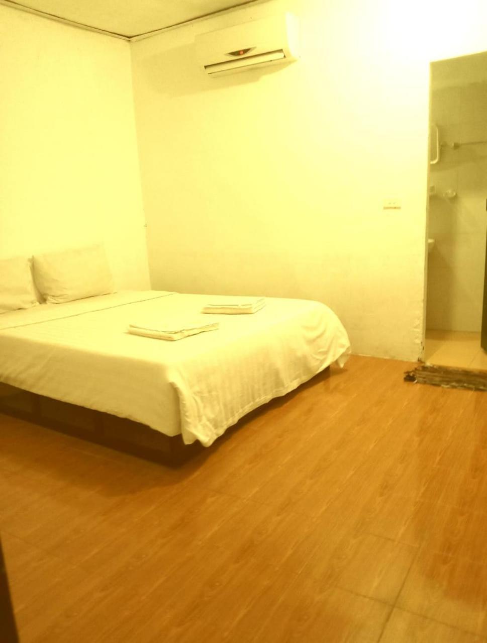 Vang Vieng Lily Backpackers Hostel エクステリア 写真